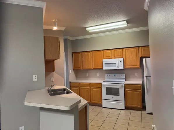 611 Fraternity Row, College Station, TX 77845
