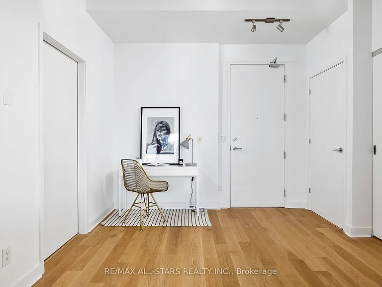 60 Bathurst St #Penthouse 1011 — Photo 13