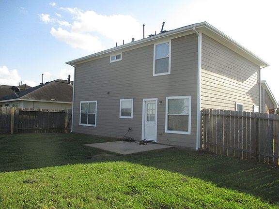 3rd image of 16126 Majestic Glen Ln