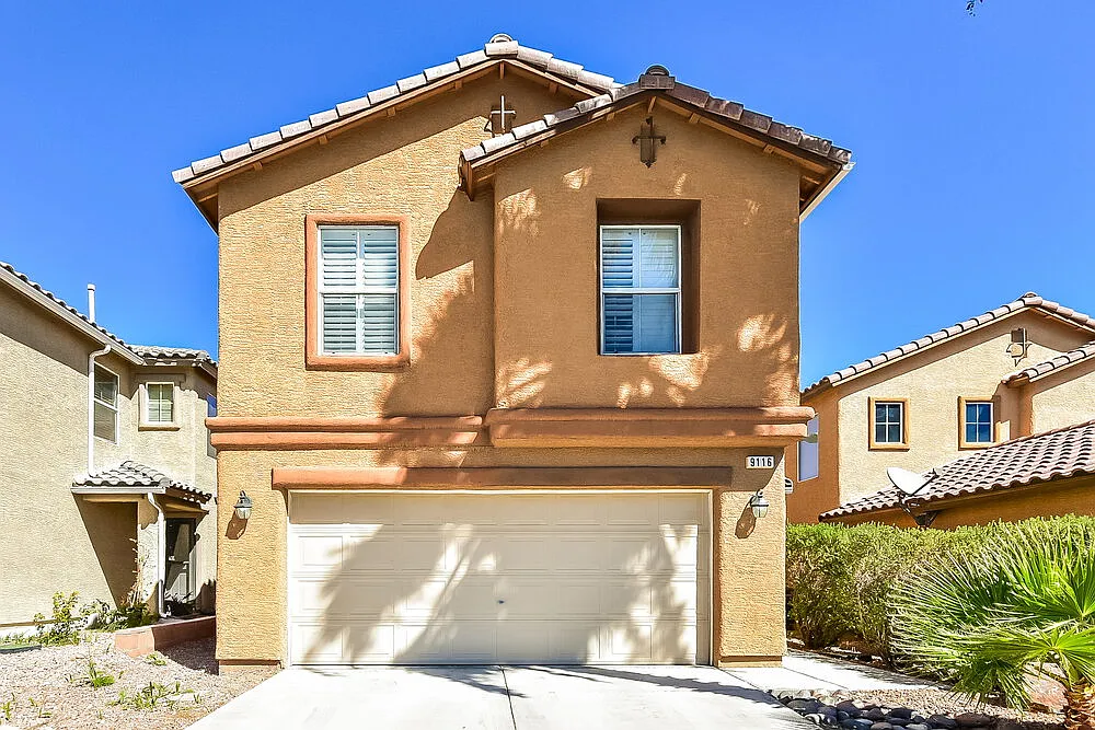 3 bed, 2.5 bath, 1674 sqft, $2,085 — Photo 1