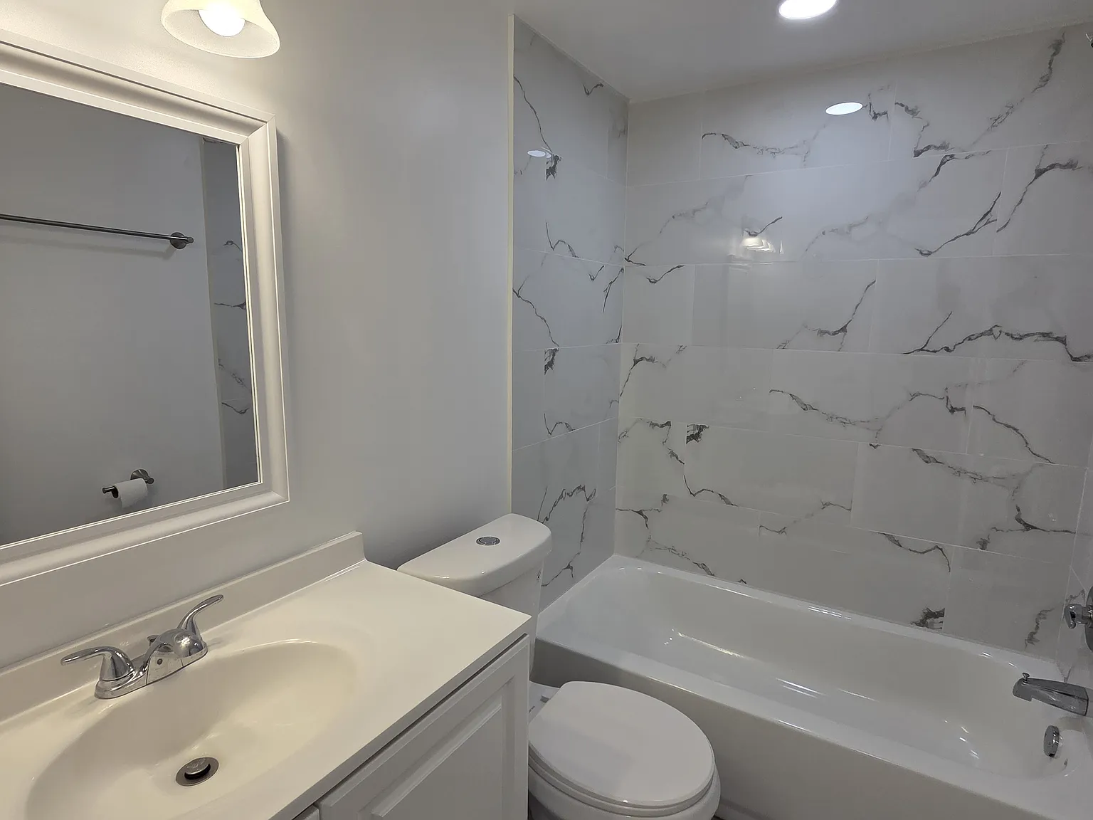 2 bed, 980 sqft, $2,025 — Photo 3