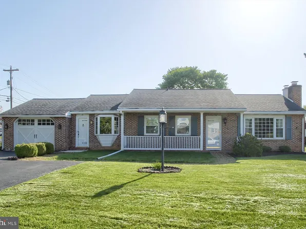 111 Buckthorn Dr, Carlisle, PA 17015