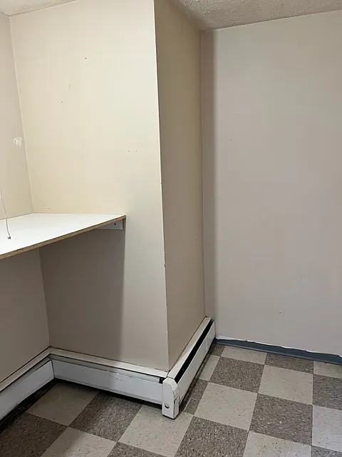 Studio, $900 — Photo 2
