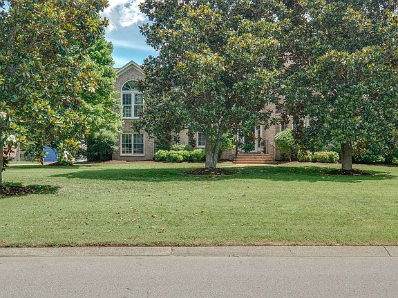 3rd image of 518 Sandpiper Cir