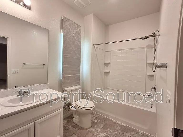 2687 Taft Ave — Photo 12