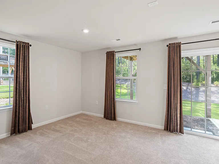 915 Romeria Dr — Photo 16