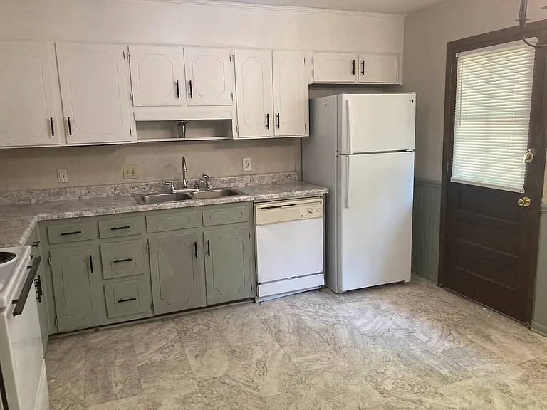 2404 Chapel Rd — Photo 3