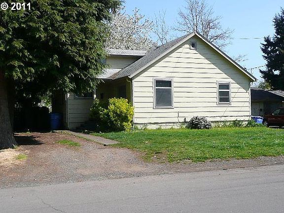 3rd image of 2206 E 26th St