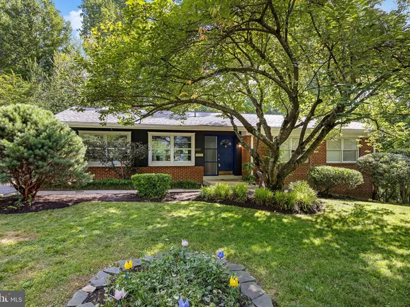 6221 Beachway Dr, Falls Church, VA 22041