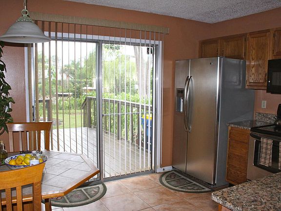 4th image of 11440 Willet Ct S