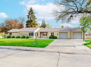 121 W Pkwy, Columbus, NE 68601