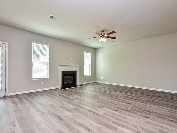 4th image of 2094 Poplar Falls Ave