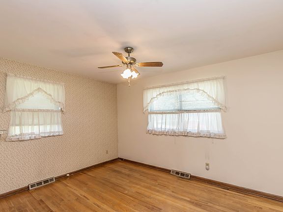 3rd image of 4148 Briarbrook Dr