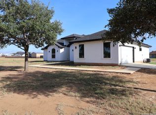 101 Granberg Rd, Lytle, TX 78052