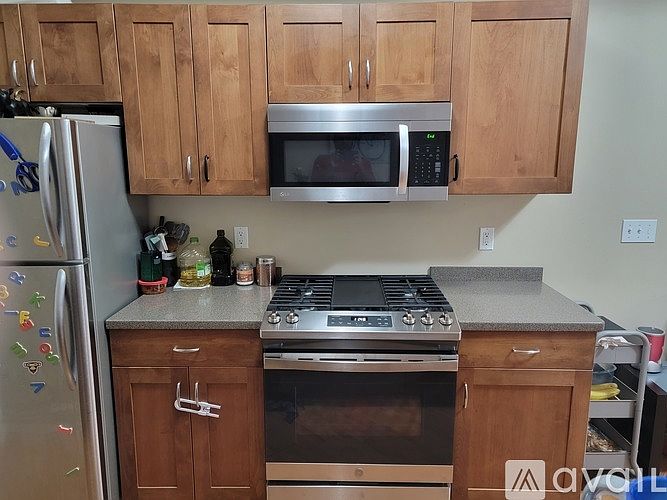 1st image of 1541 N Jefferson St Unit 402