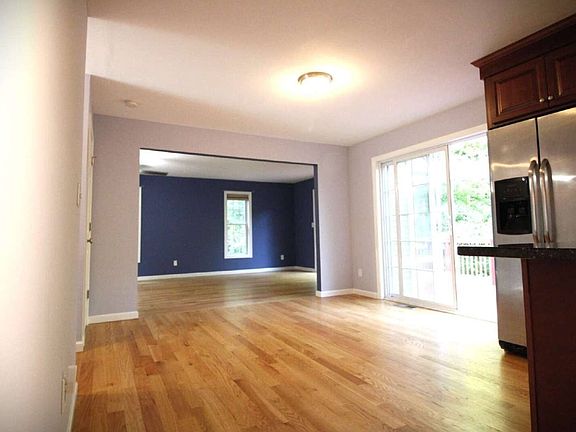 2nd image of 6 Oakridge Rd