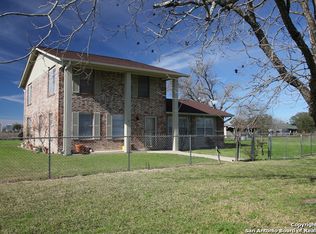 1835 Abbott Rd, Saint Hedwig, TX 78152
