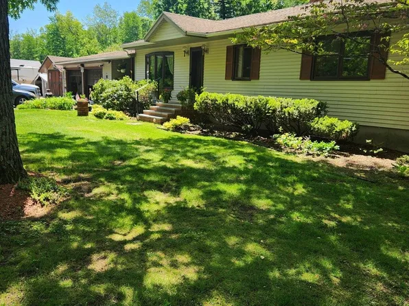 42 Brown Hill Road, Hampstead, NH 03826