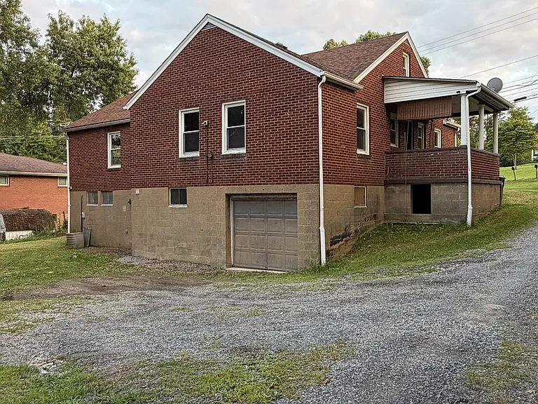 3152 Brodhead Rd — Photo 3