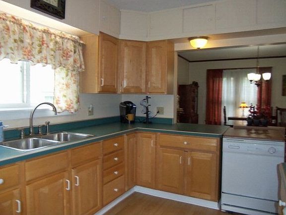 5th image of 726 Pine St
