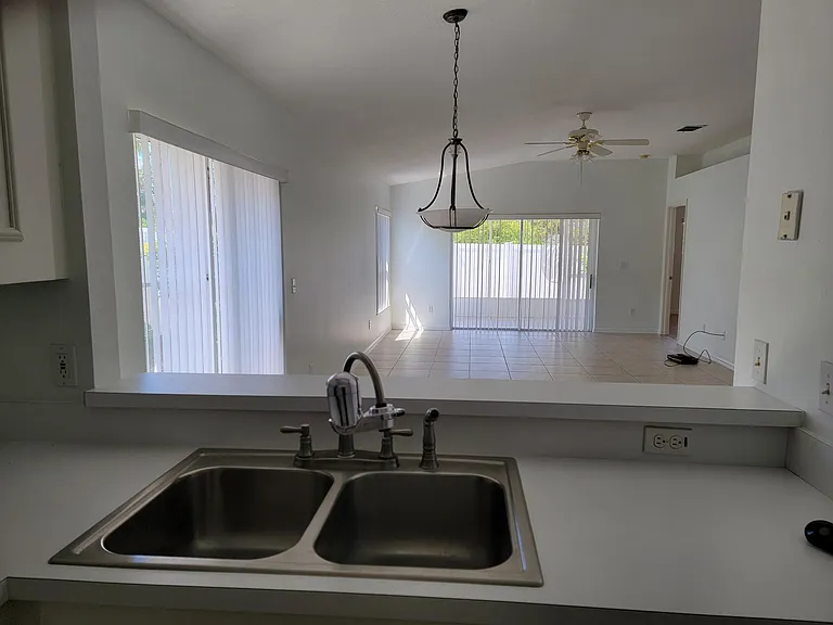 2089 Braxton St — Photo 5