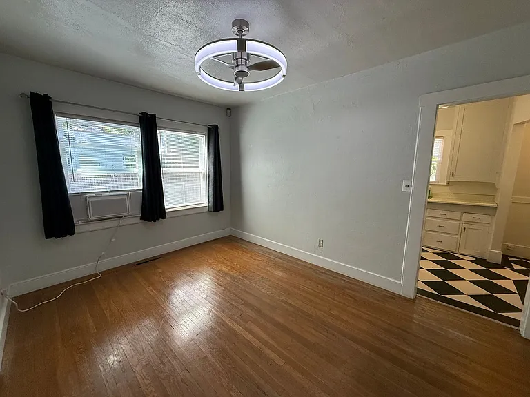 1813 Beverly Way — Photo 8