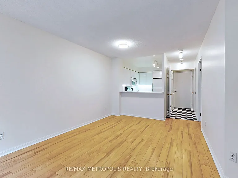 7 Carlton St #708 — Photo 7