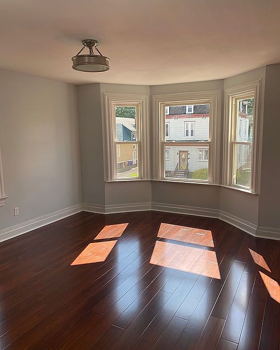 1st image of 18 Westcott St