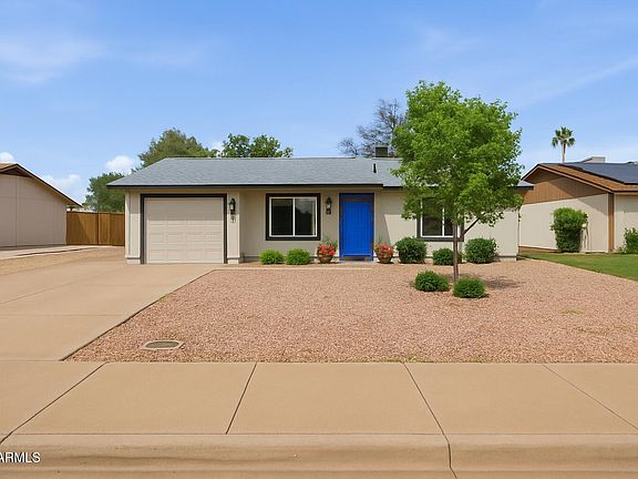 2nd image of 2030 W PORTOBELLO Avenue
