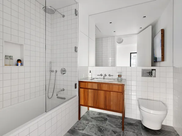 500 West 22nd Street PHW image 24 of 25