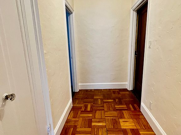 4th image of 2-8 Elmwood Ave #23