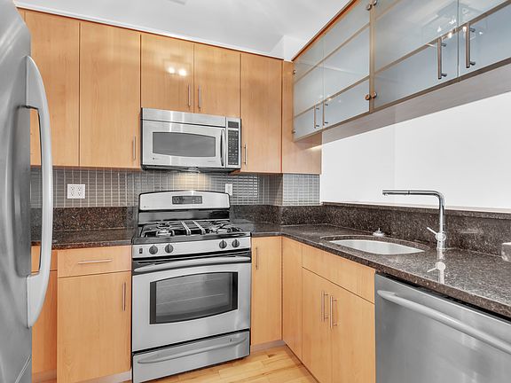 2nd image of 227 E 111th St APT 4C