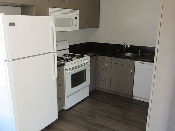 2nd image of 4644 Mississippi St APT 9