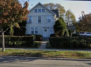 446 N Wellwood Ave, Lindenhurst, NY 11757