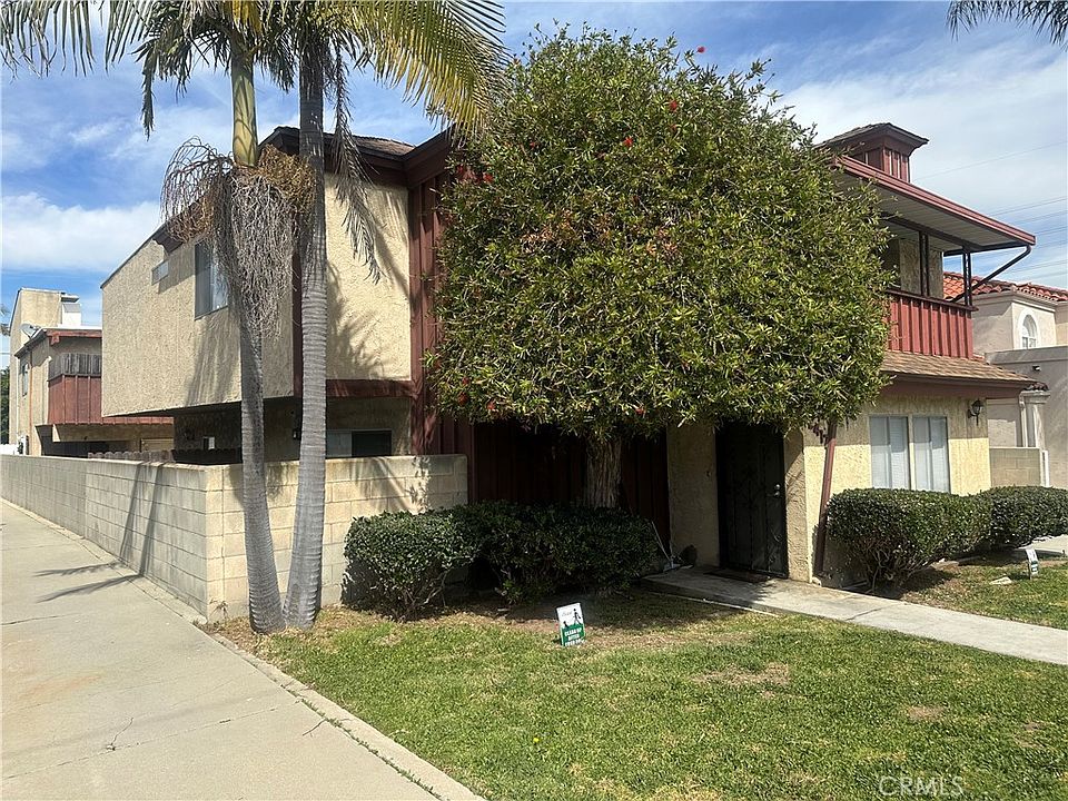 2nd image of 2417 Ruhland Ave