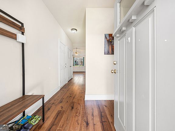 5th image of 529 N Point Cir