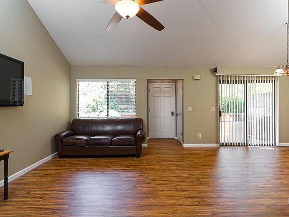 2nd image of 3079 Arlington Dr