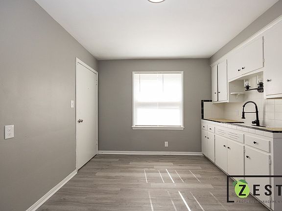 5th image of 5235 Chatsworth St
