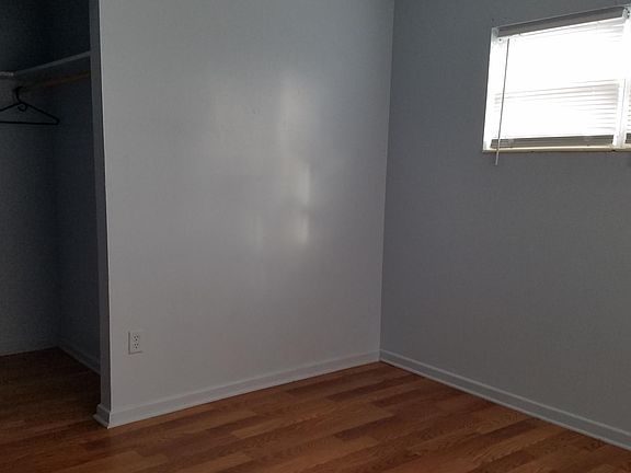 5th image of 405 Joel Blvd APT D