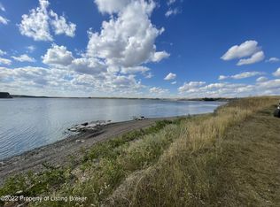 5505 Care Free Ave, Glen Ullin, ND 58631