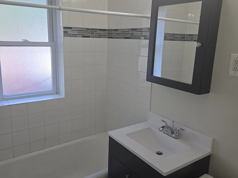 3819 N Greenview Ave #2 — Photo 7