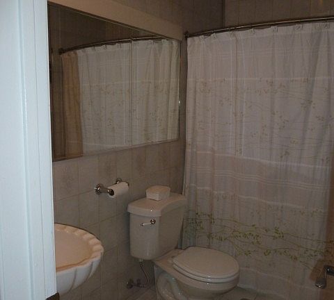3rd image of 422 Country Club Ln #422