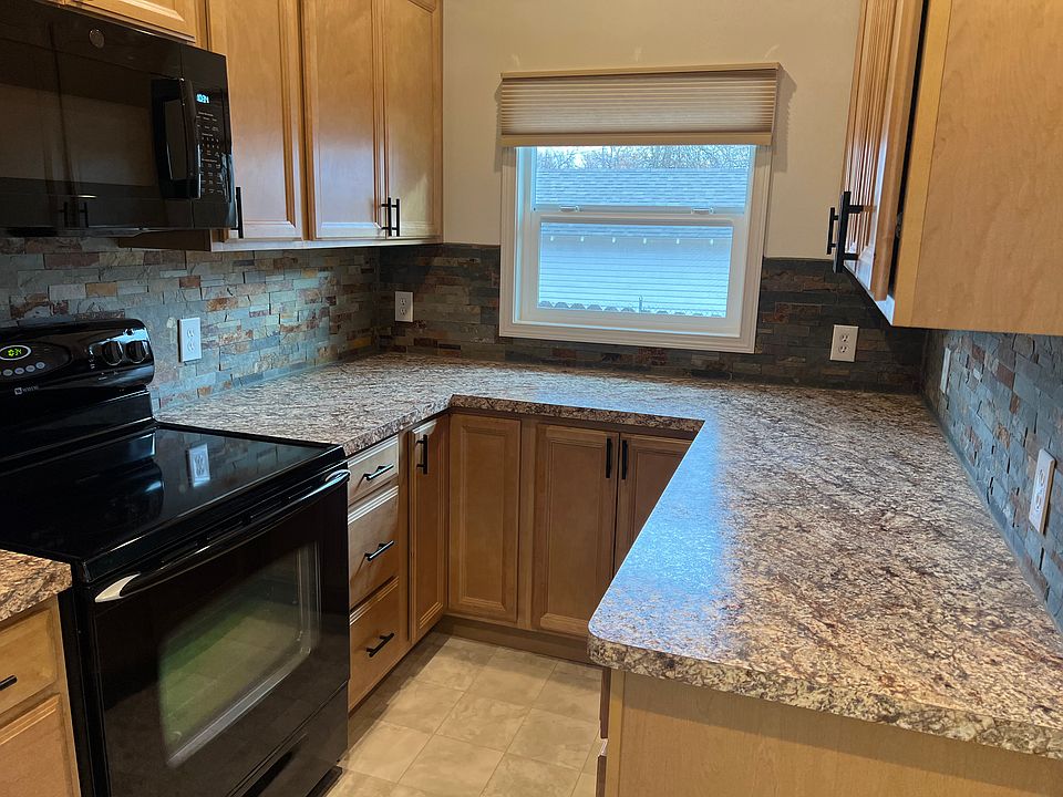1st image of 113 25th St N #113