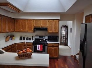 140 Courtney Ln, Cary, IL 60013