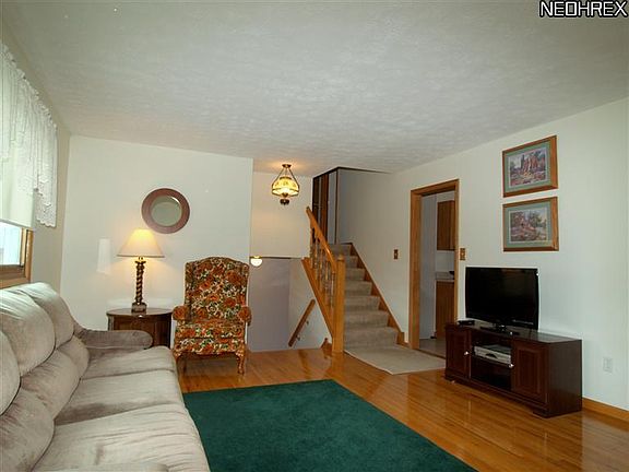 3rd image of 249 Kennedy Blvd