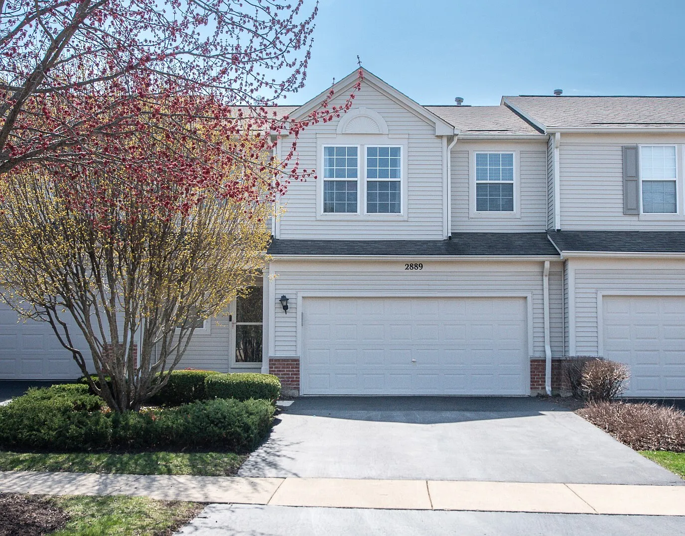 2889 Peachtree Cir photo 1