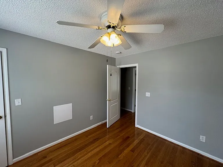 102 Alice Ct — Photo 28