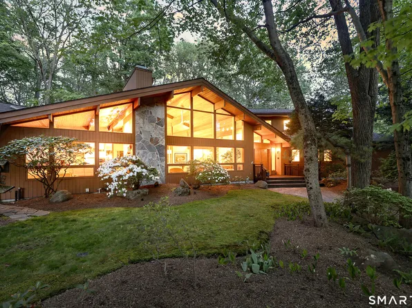 961 Green Circle, Orange, CT 06477