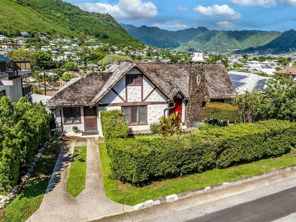 2110 Kakela Pl, Honolulu, HI 96822