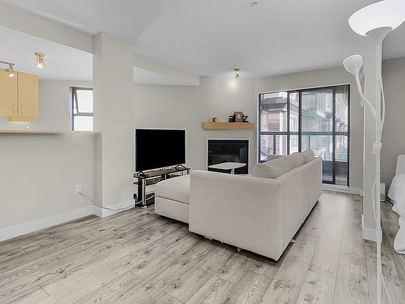 4th image of 10838 City Pkwy #331